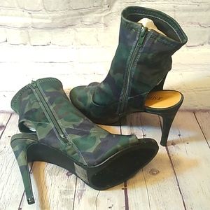 JustFab UPPER TEXTILE Women